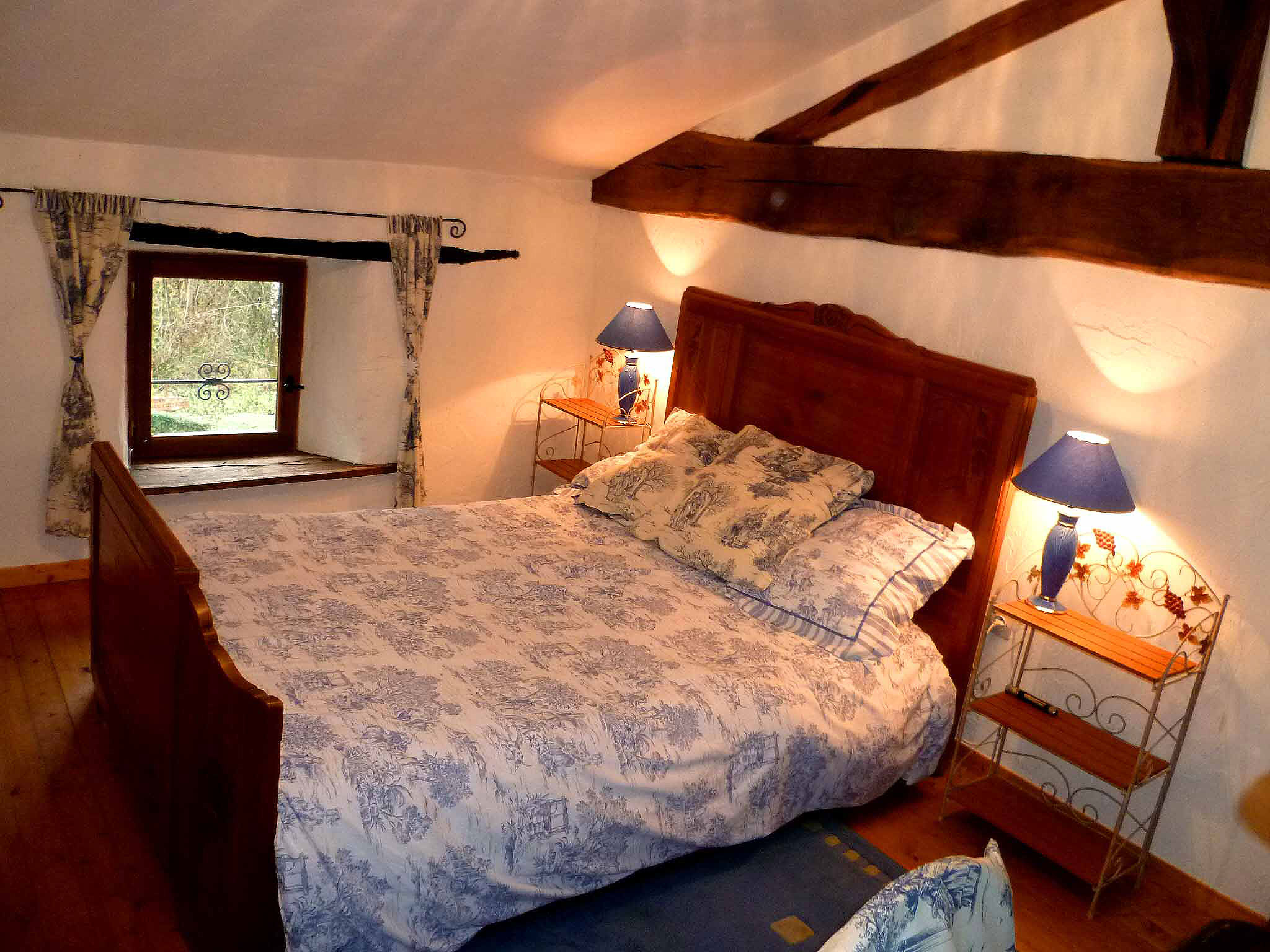 Les Petites Pierres double bedroom